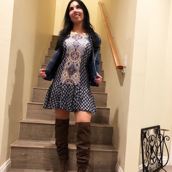 SOLD 💘Carly dress💘 - Picture 2 of 7